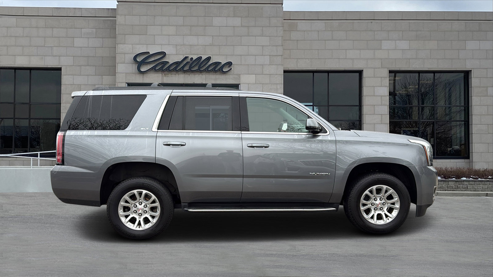 Used 2020 GMC Yukon SLT image 2