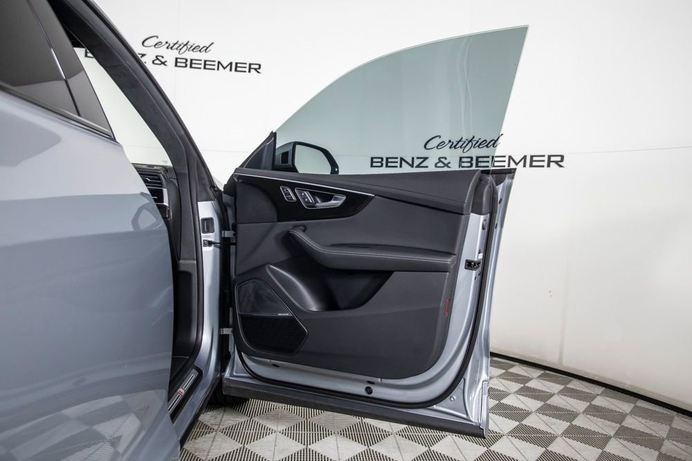 Used 2025 Audi Q8 Prestige image 17