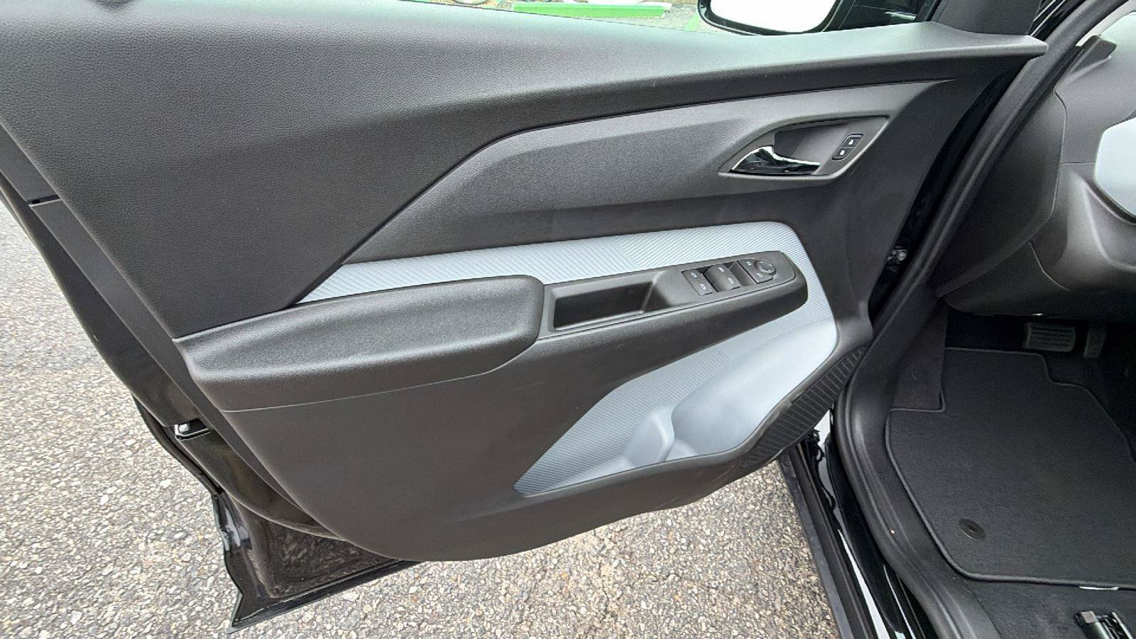 New 2027 Chevrolet Bolt RS w/ Technology Package FWD image 11