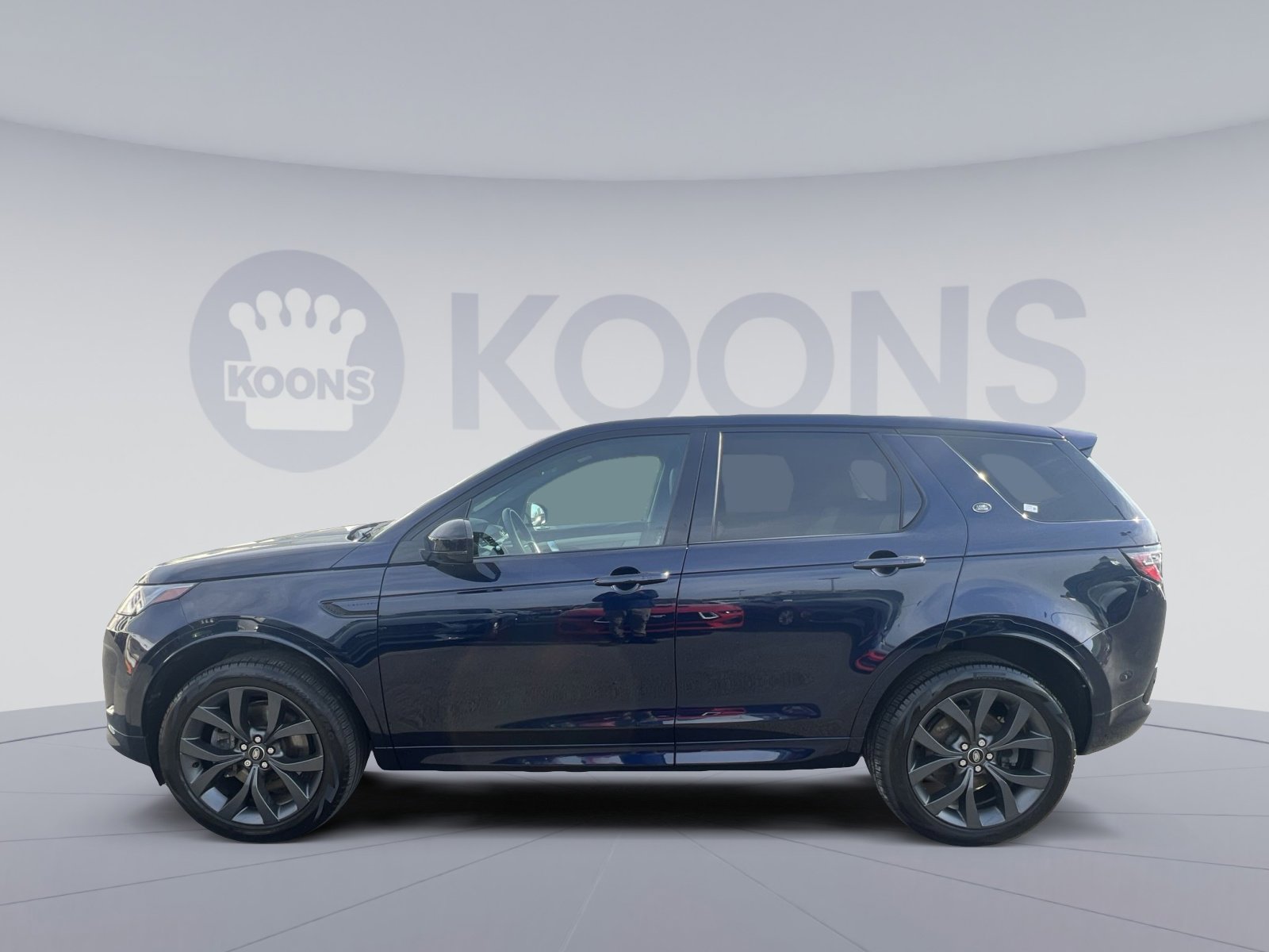 Used 2023 Land Rover Discovery Sport SE R-Dynamic image 13