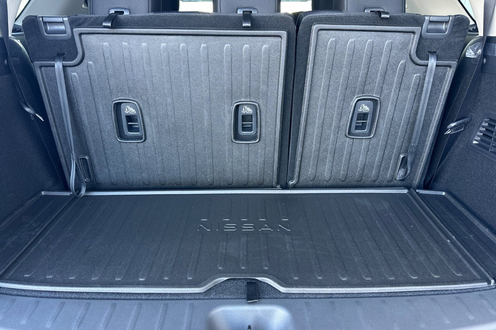 New 2026 Nissan Pathfinder SV w/ Cargo Package image 13