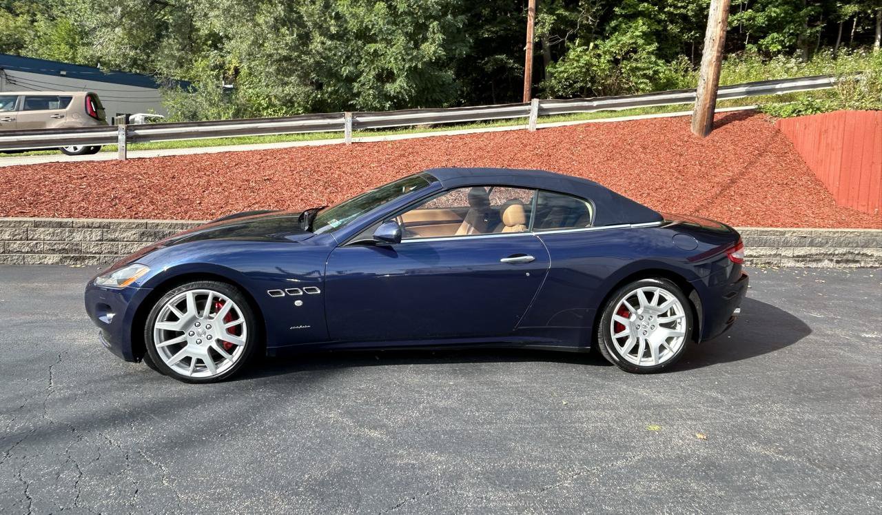 Used 2011 Maserati GranTurismo Convertible RWD image 3