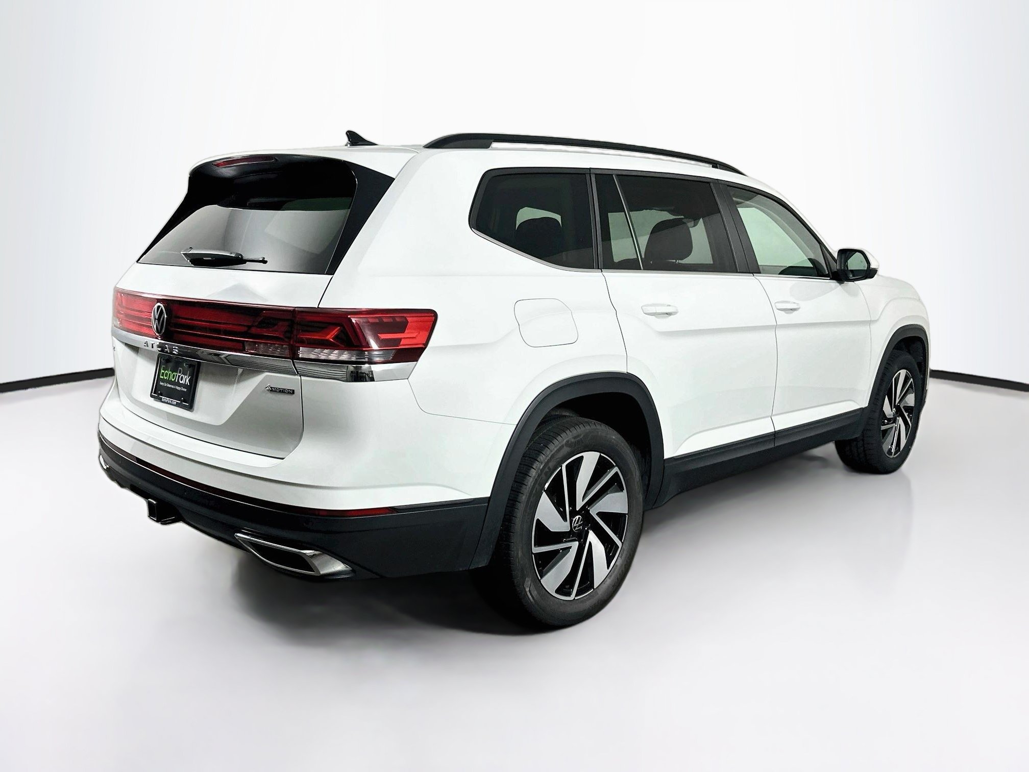 Used 2025 Volkswagen Atlas SE AWD/4WD image 9