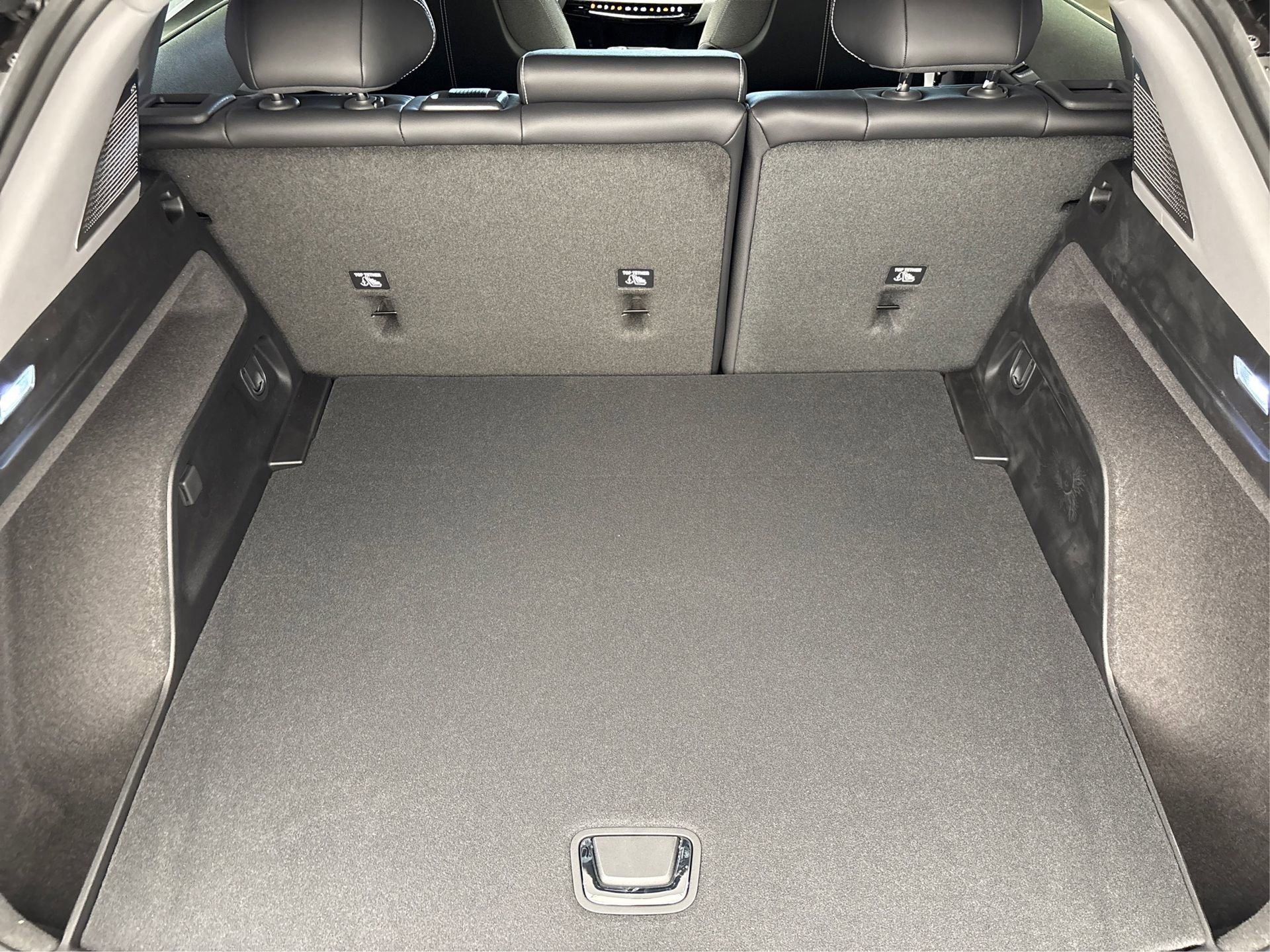 New 2025 Cadillac Optiq Luxury 1 image 11