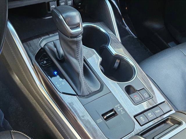 Used 2021 Toyota Highlander Limited image 12