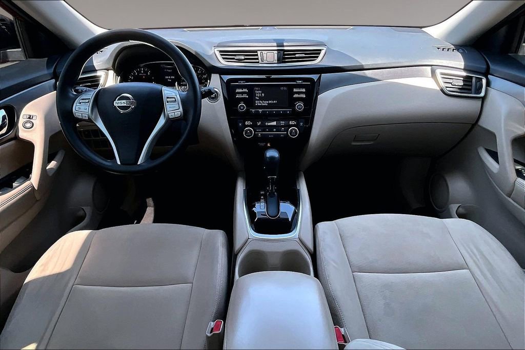 Used 2016 Nissan Rogue SV image 15