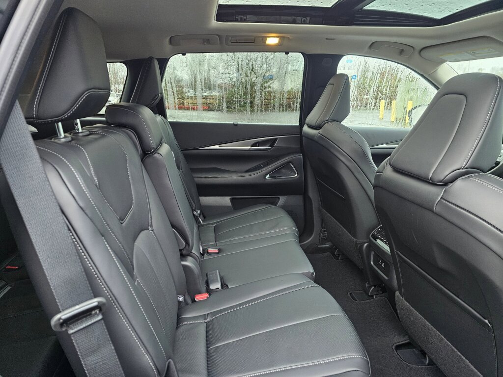 New 2025 INFINITI QX60 Luxe w/ Vision Package image 15