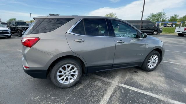 Used 2018 Chevrolet Equinox LT image 2
