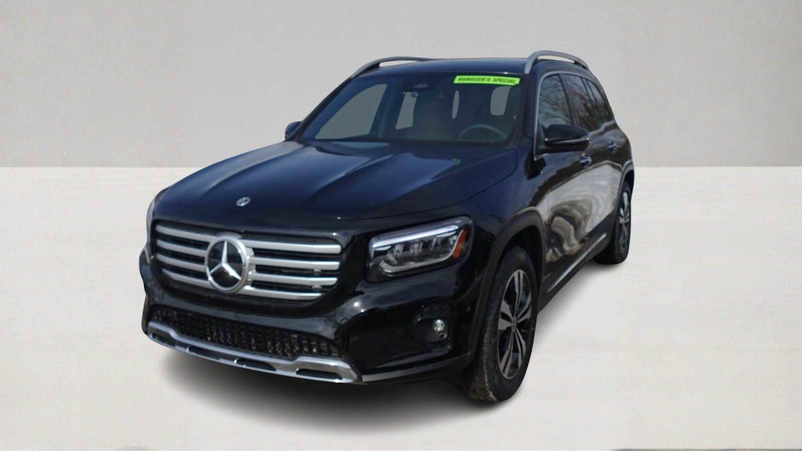 Used 2026 Mercedes-Benz GLB 250 4MATIC image 1
