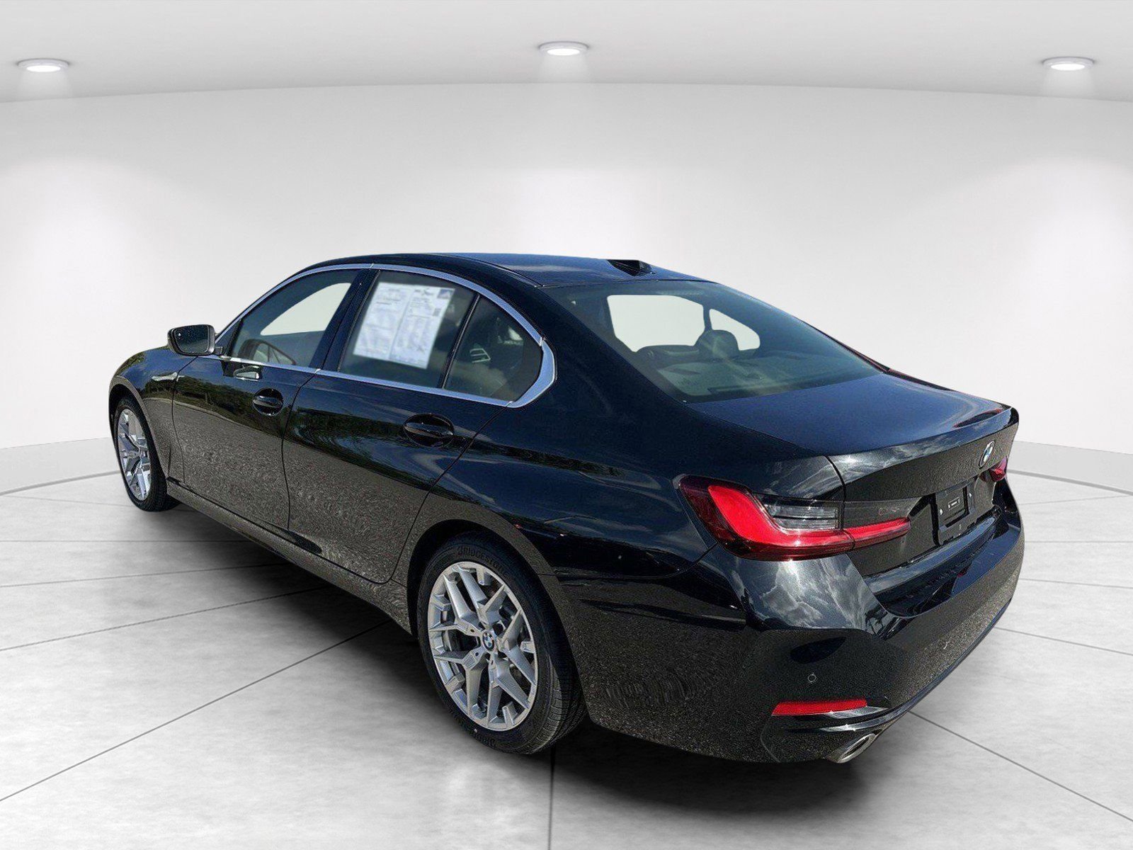 Certified 2025 BMW 330i Sedan image 6