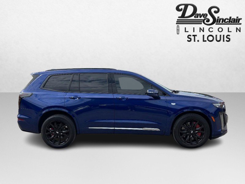 Used 2023 Cadillac XT6 Sport w/ Platinum Package AWD/4WD image 2
