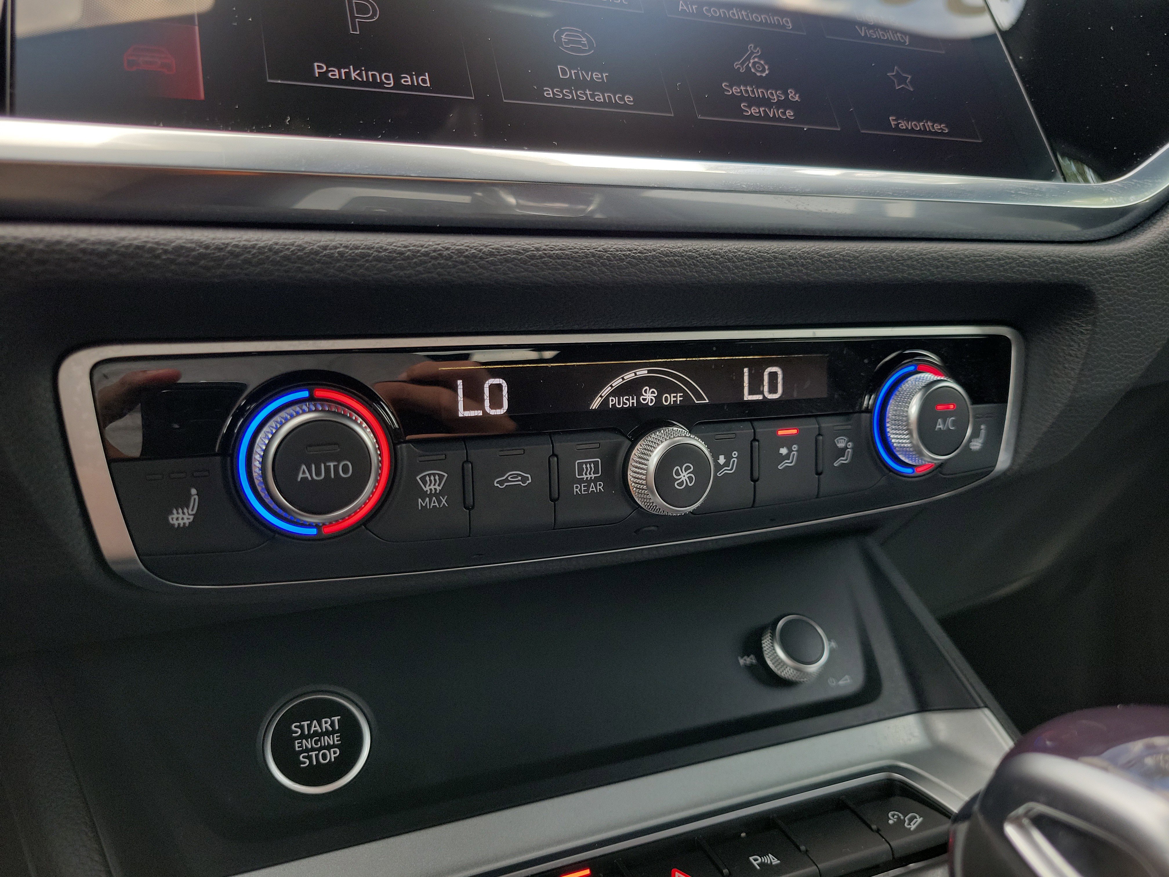 Used 2024 Audi Q3 2.0T Premium image 25