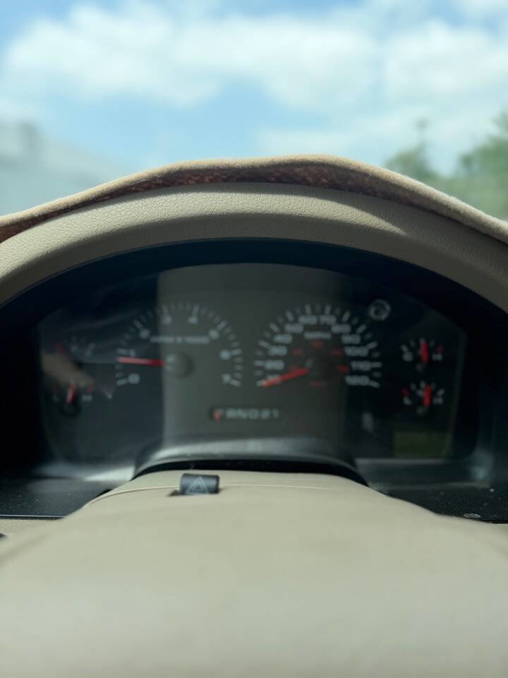 Used 2004 Ford F150 XLT RWD image 11