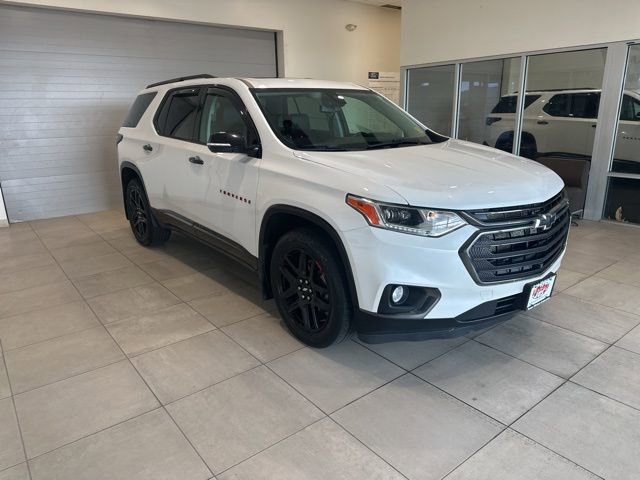 Used 2020 Chevrolet Traverse Premier w/ Redline Edition FWD image 2