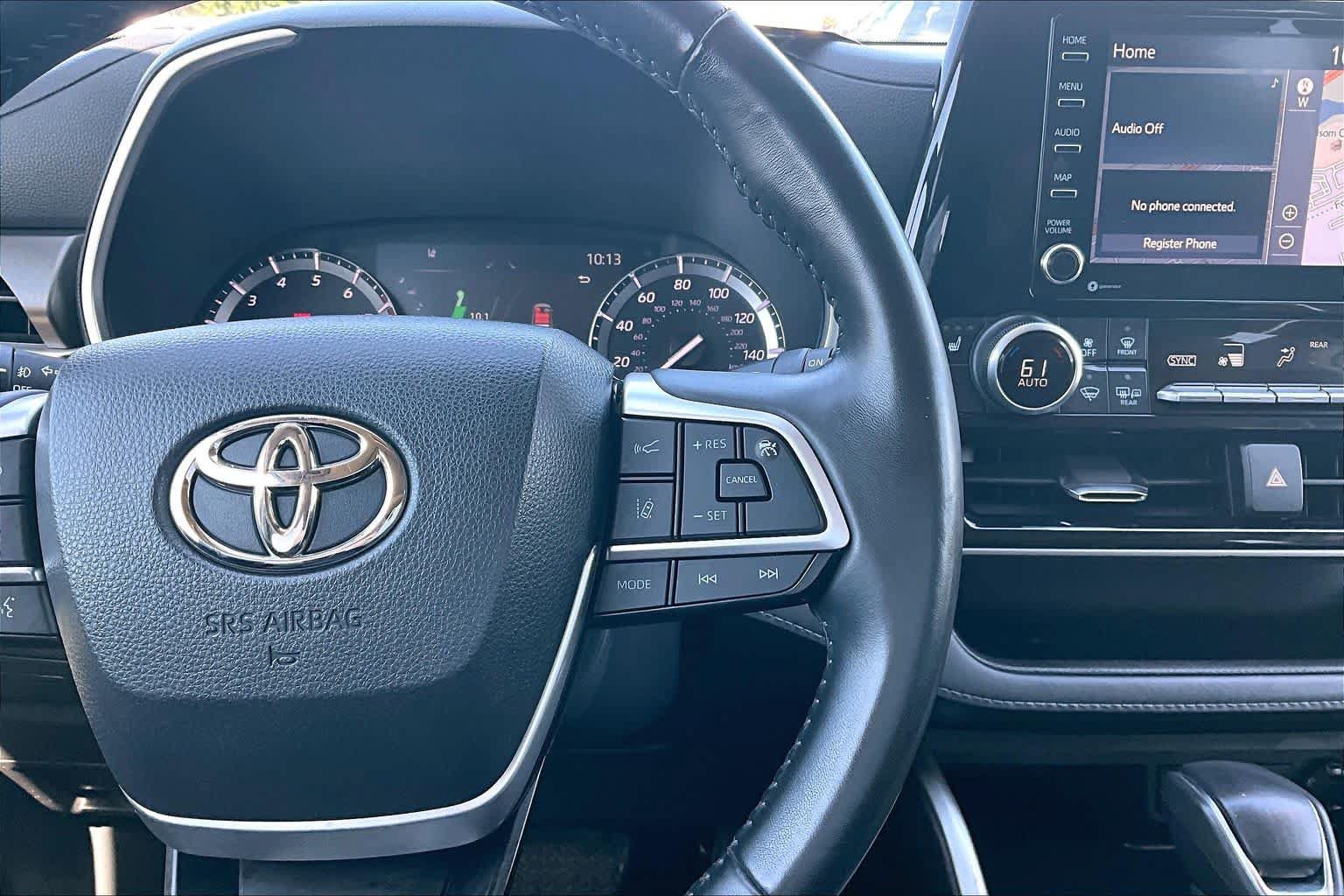 Used 2022 Toyota Highlander XLE FWD image 24