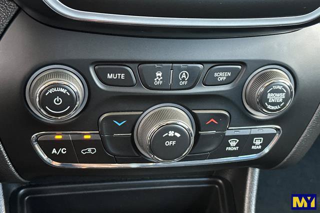 Used 2021 Jeep Cherokee Latitude Lux FWD image 27