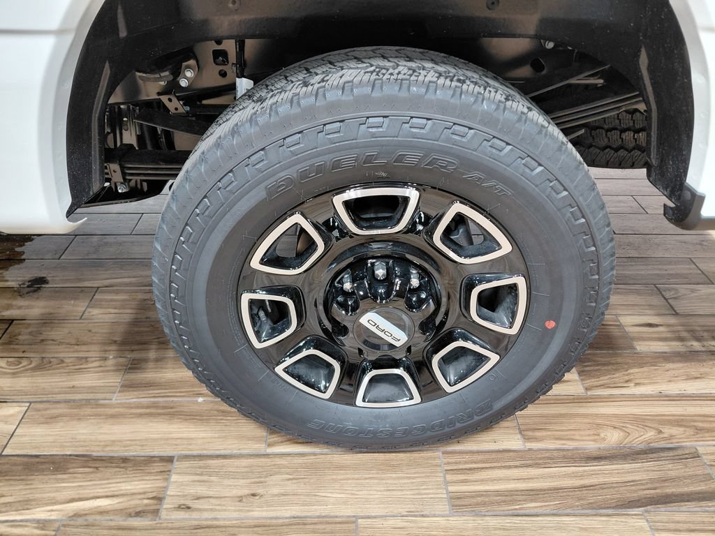 New 2026 Ford F350 Platinum w/ FX4 Off-Road Package AWD/4WD image 14