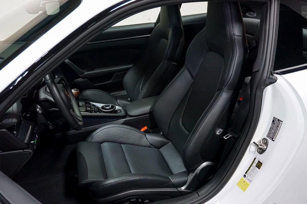 Used 2025 Porsche 911 Carrera T RWD image 9