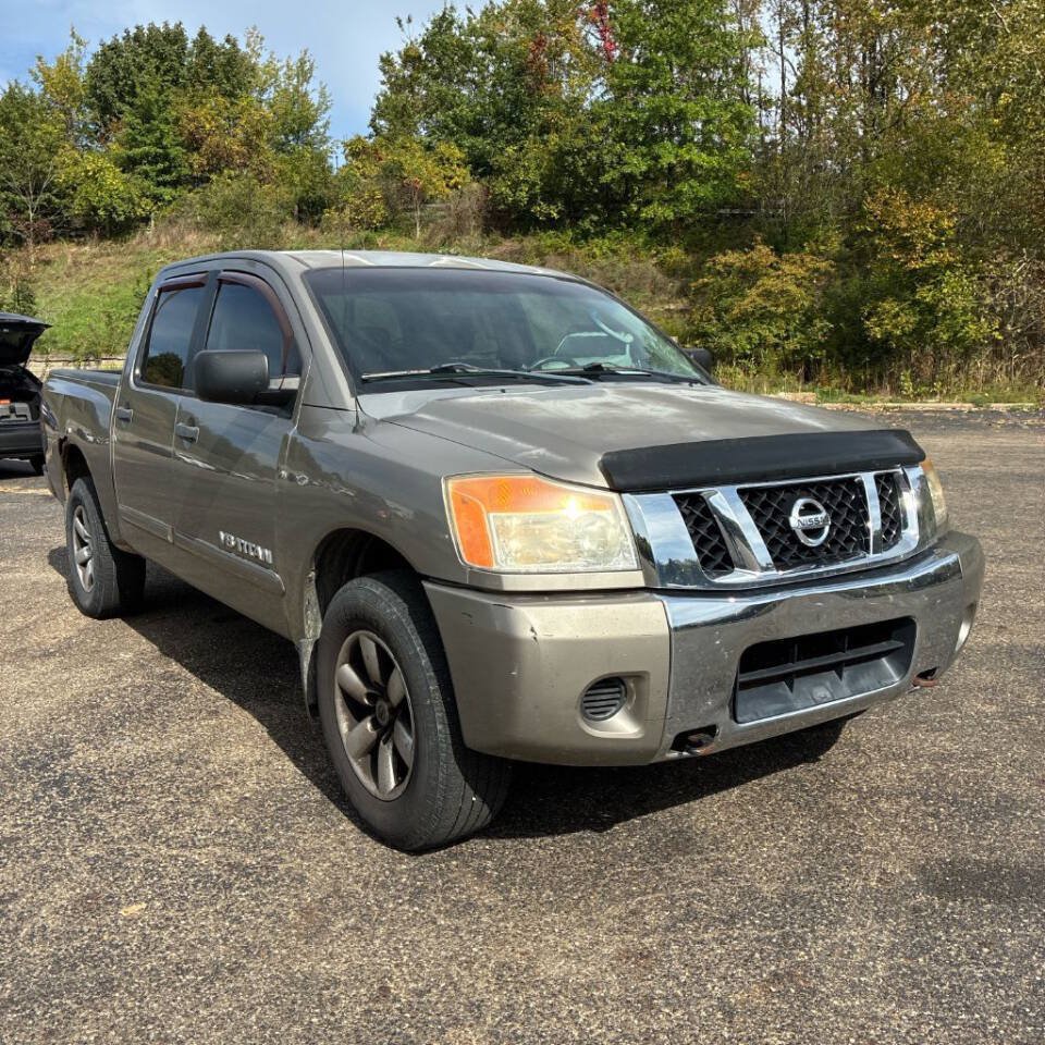 Used 2009 Nissan Titan SE AWD/4WD image 2
