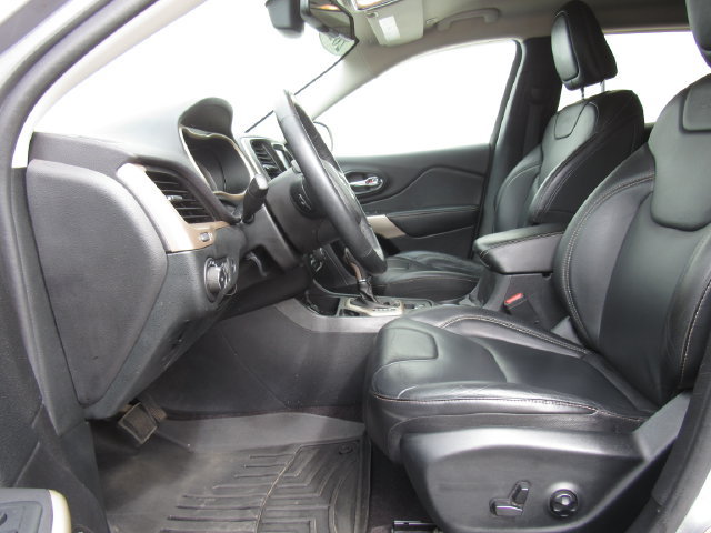 Used 2018 Jeep Cherokee Limited FWD image 10