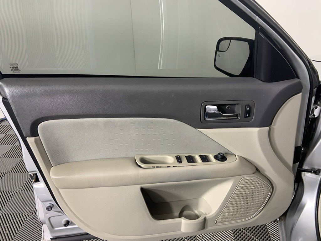 Used 2011 Ford Fusion S image 20