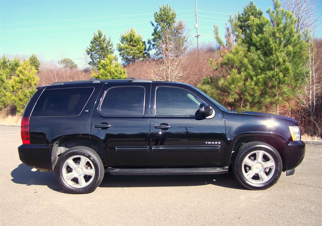 Used 2011 Chevrolet Tahoe LT RWD image 5