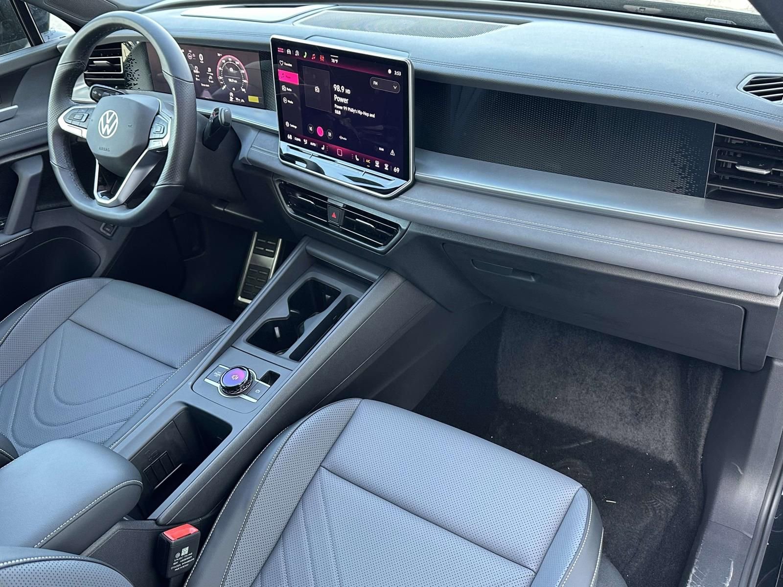 New 2026 Volkswagen Tiguan SE R-Line image 12