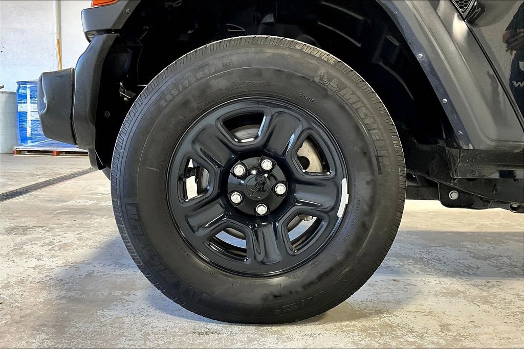 Used 2023 Jeep Wrangler Sport image 11
