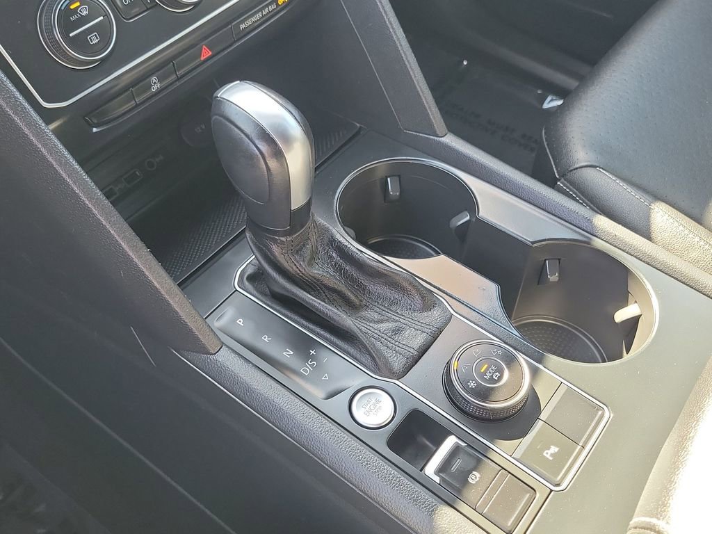 Used 2020 Volkswagen Atlas Cross Sport SE w/ Panoramic Sunroof Package image 15