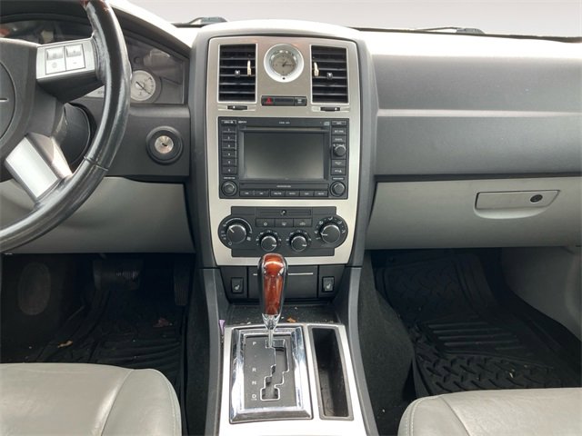 Used 2006 Chrysler 300 C w/ Navigation & Sound Group II image 11