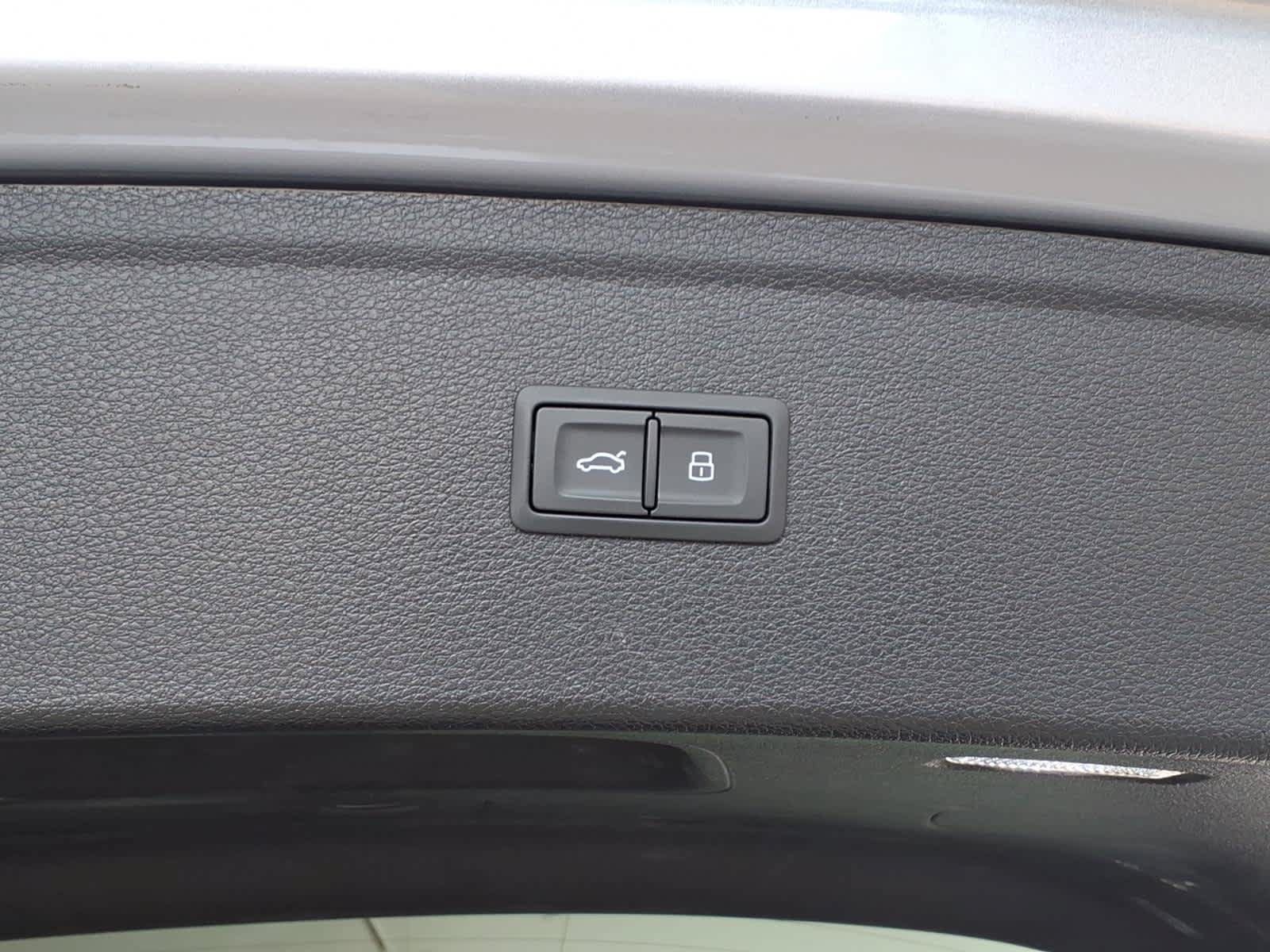 Used 2023 Audi Q5 2.0T Premium Plus w/ Premium Plus Package AWD/4WD image 11