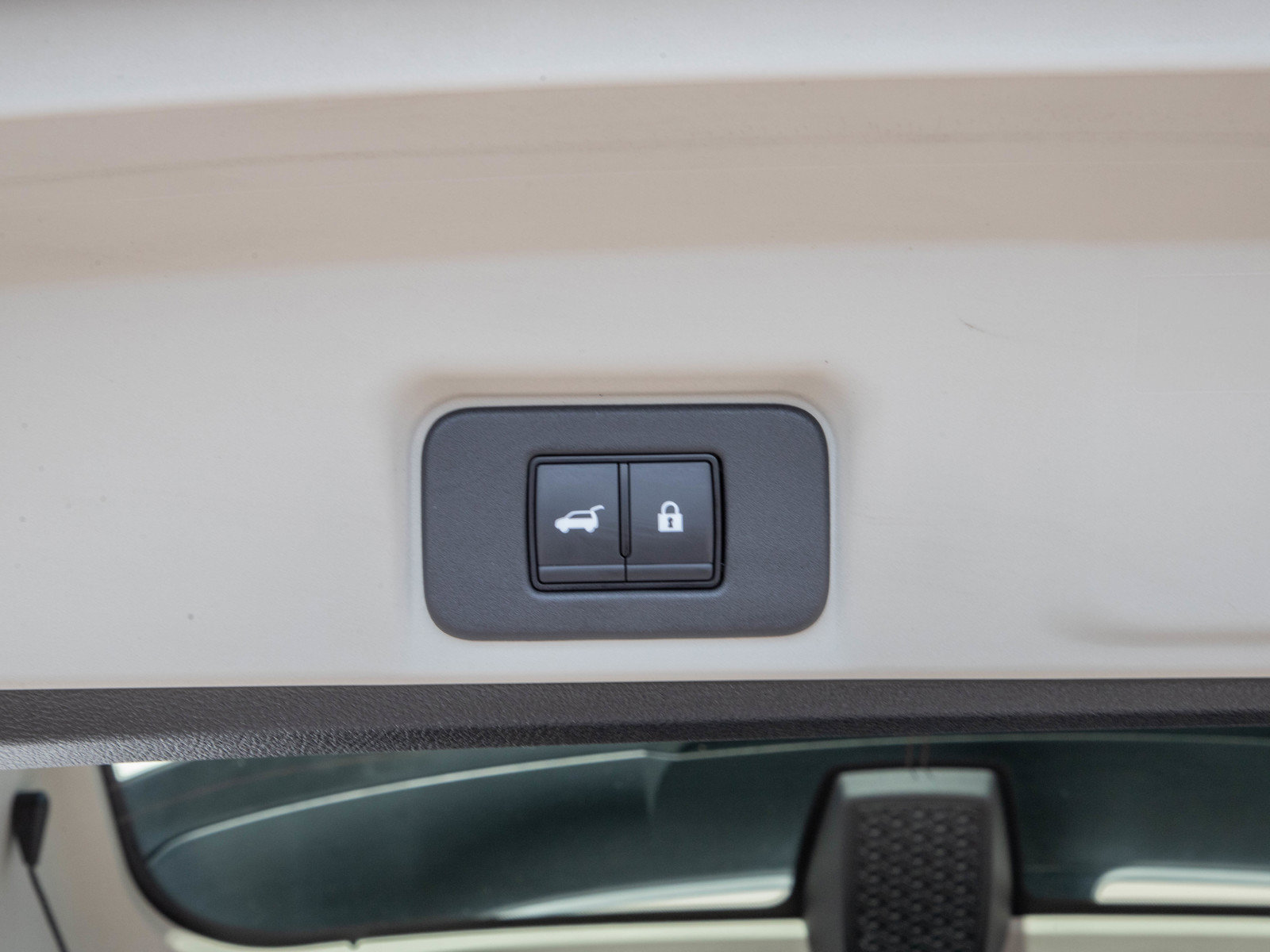 Used 2024 Nissan Ariya AWD image 17