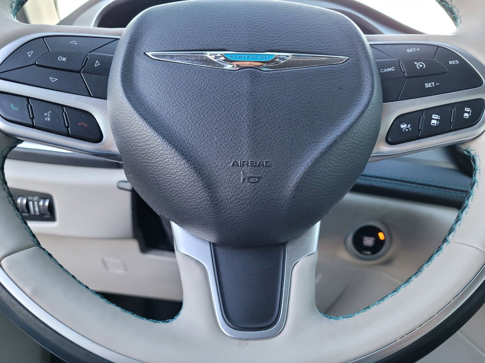 Used 2018 Chrysler Pacifica Limited w/ Advanced Safetytec Group image 32