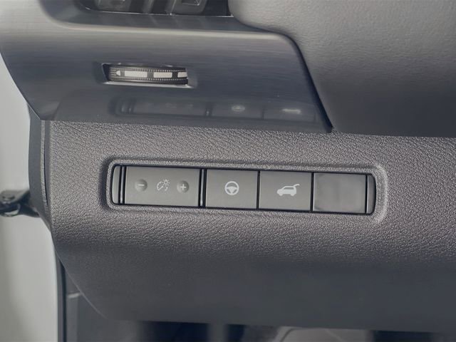 Used 2026 Nissan Pathfinder Rock Creek AWD/4WD image 11