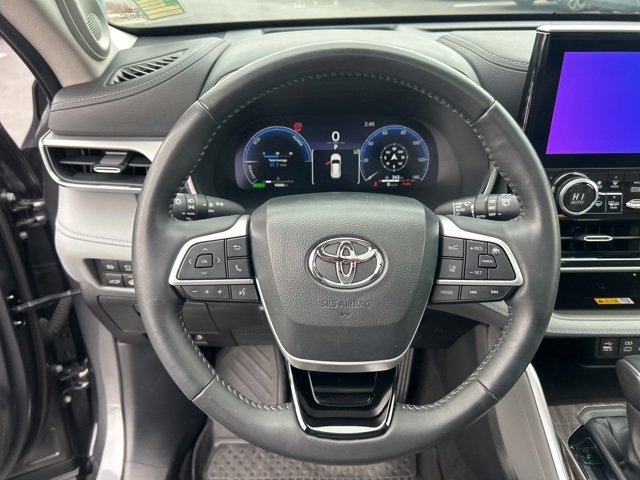 Used 2023 Toyota Highlander Platinum image 22