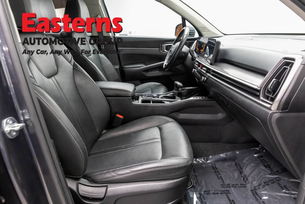 Used 2024 Kia Sorento S FWD image 25