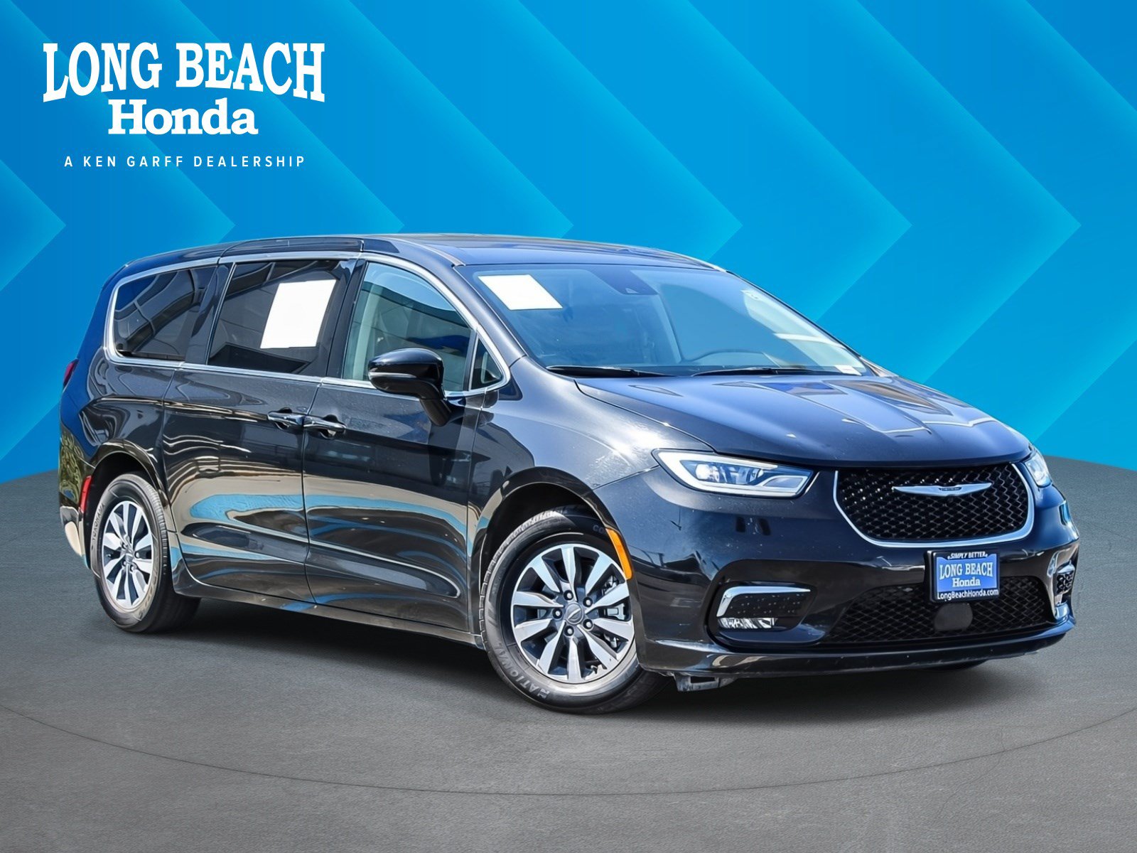 Used 2024 Chrysler Pacifica Limited