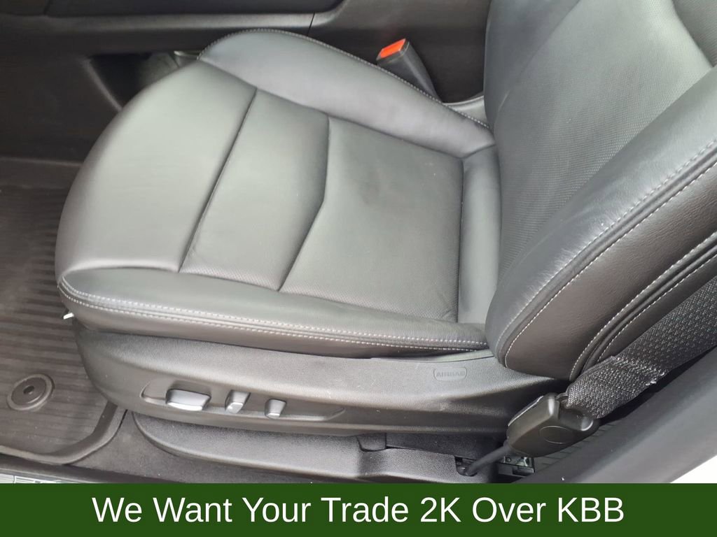 Used 2023 Cadillac XT5 Premium Luxury w/ LPO, Floor Liner Package AWD/4WD image 10
