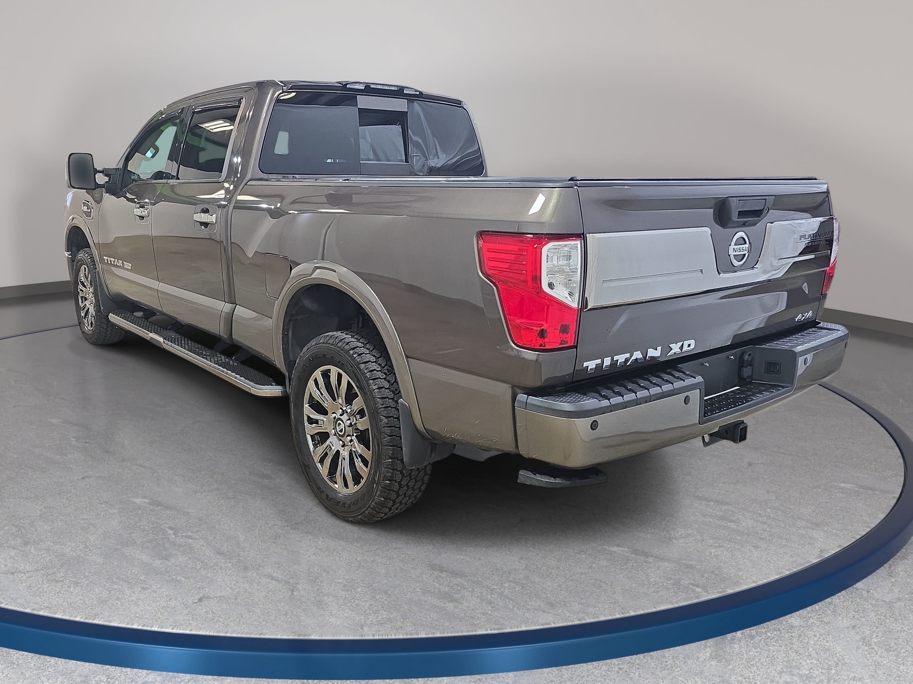 Used 2017 Nissan Titan Platinum Reserve AWD/4WD image 8