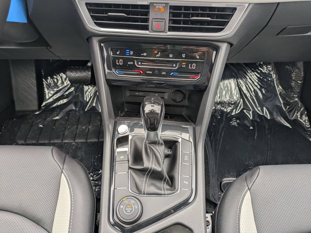 New 2026 Volkswagen Taos SEL AWD/4WD image 18
