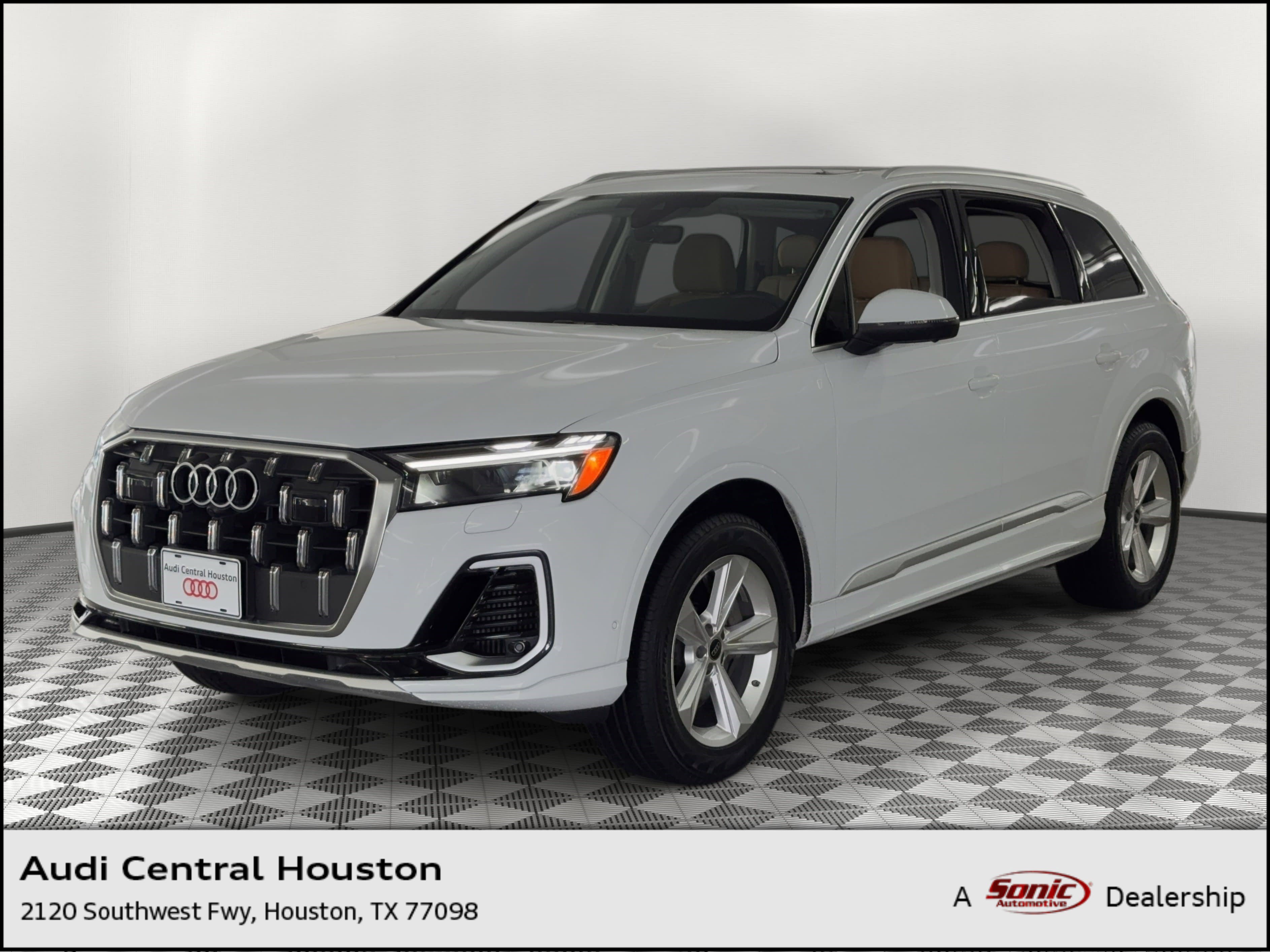 Used 2025 Audi Q7 3.0T Premium w/ Convenience Package image 1