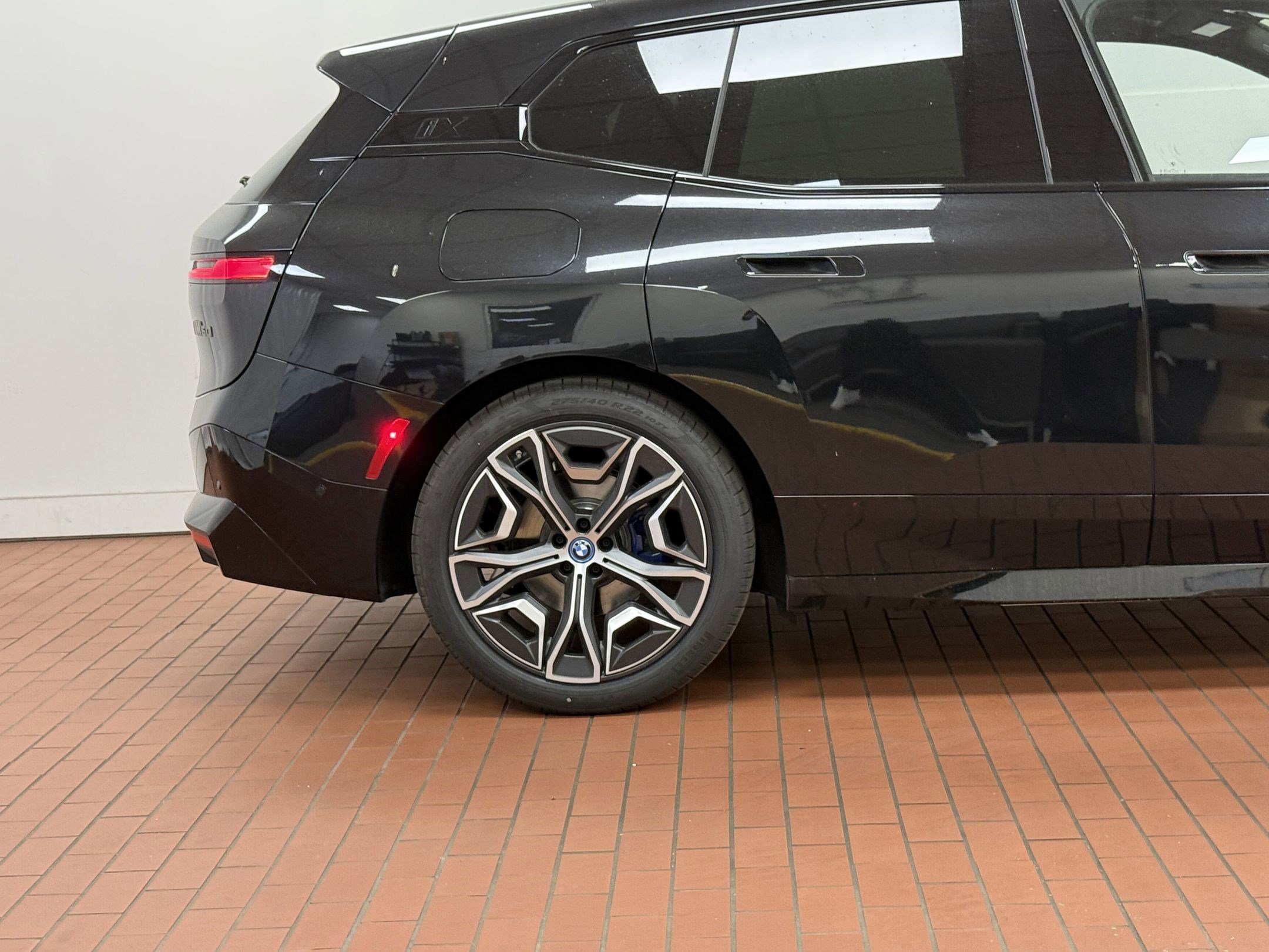 Used 2025 BMW iX M60 image 21