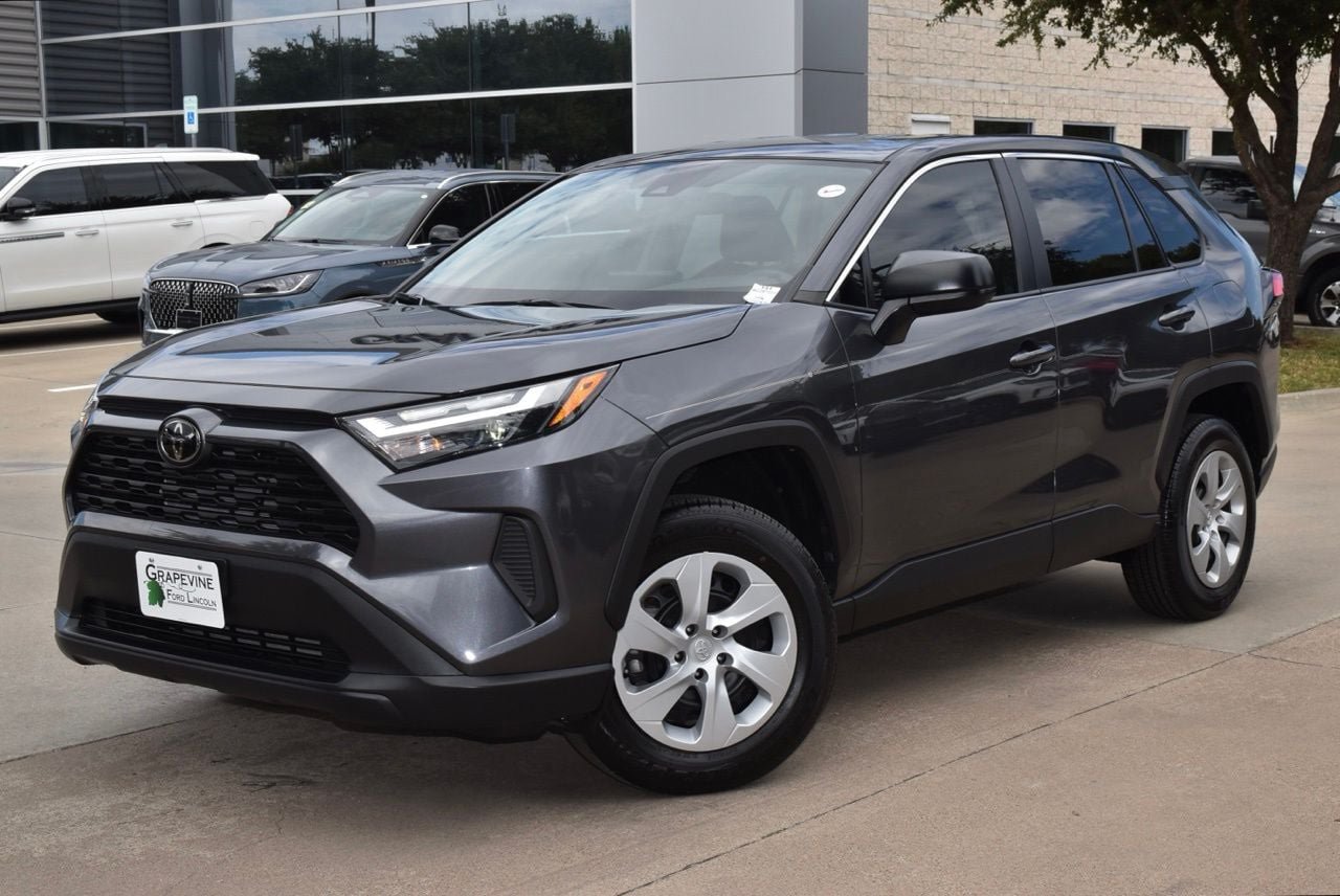 Used 2024 Toyota RAV4 LE FWD image 37