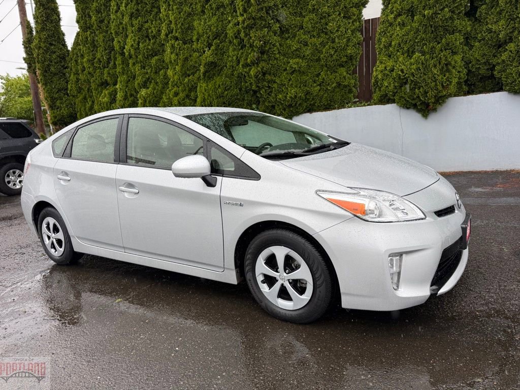 Used 2015 Toyota Prius Two FWD image 1