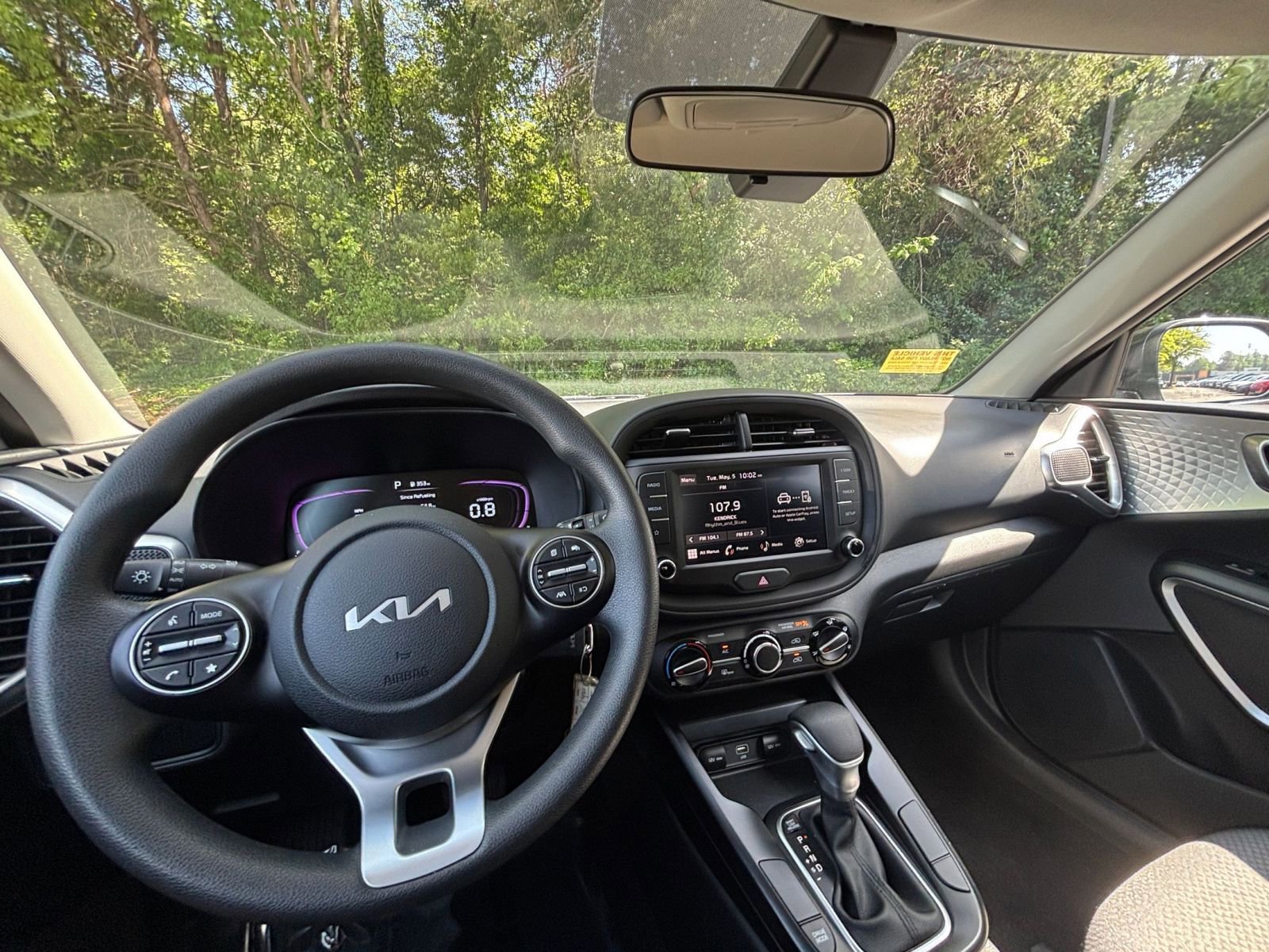Used 2025 Kia Soul LX w/ LX Technology Package FWD image 32