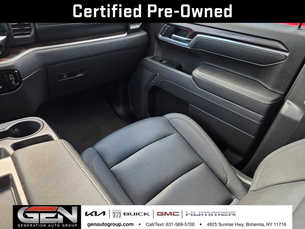 Certified 2025 GMC Sierra 1500 SLT image 17
