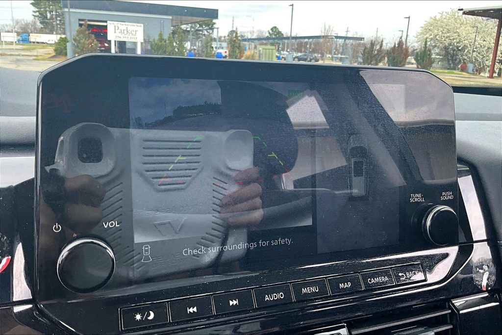 Used 2025 Nissan Pathfinder SL image 14