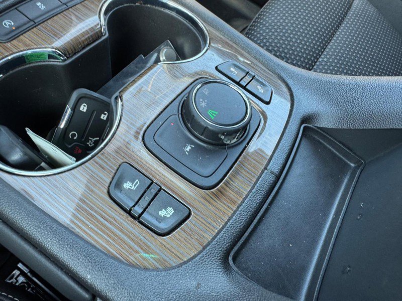 Certified 2023 GMC Acadia SLE w/ Driver Convenience Package image 19