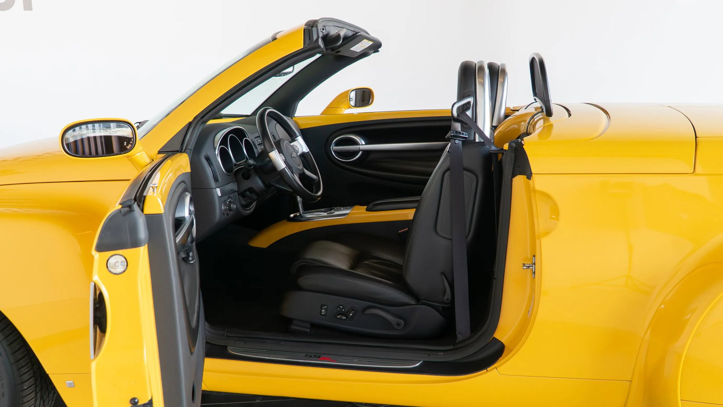 Used 2006 Chevrolet SSR w/ Preferred Equipment Group image 42