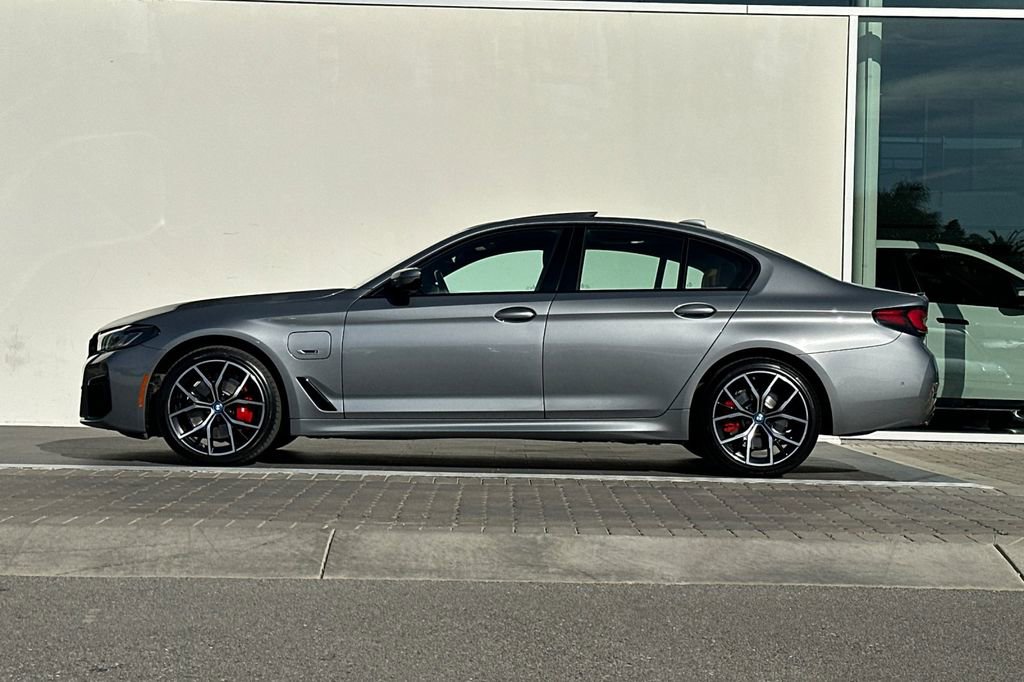 Used 2023 BMW 530e w/ M Sport Package image 6